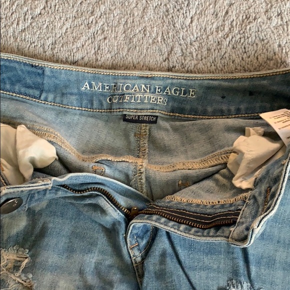 American Eagle Size 2 Super Stretch ripped jeans - Picture 2 of 3